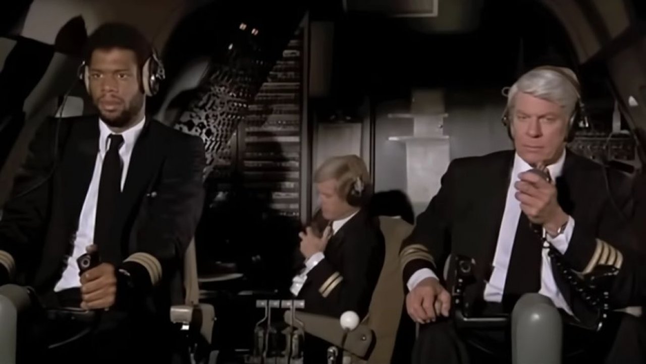 Najboljše scene iz filma Ali je pilot v letalu